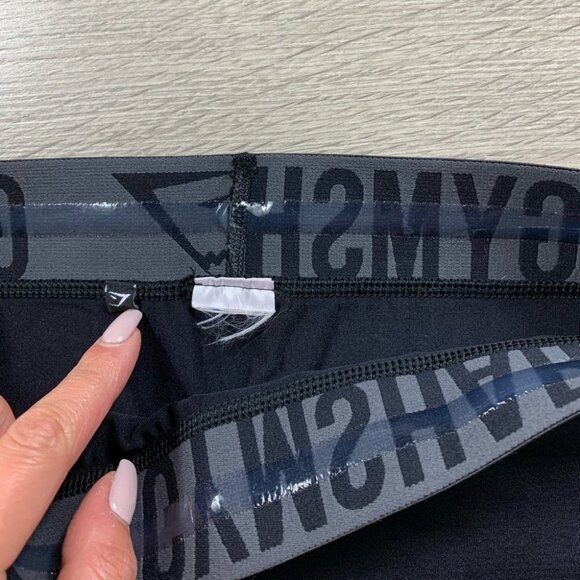 Gymshark Black Capri Seamless Leggings - Picture 5 of 9